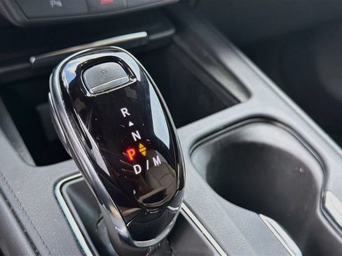 Used 2025 Cadillac XT4 Premium Luxury FWD image 17