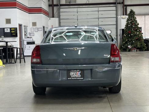 Used 2005 Chrysler 300 Touring w/ Protection Group image 3