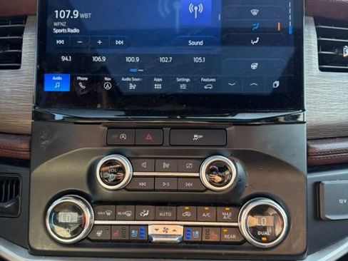 Used 2024 Ford Expedition Limited AWD/4WD image 17
