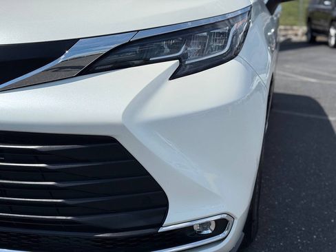 Used 2021 Toyota Sienna XLE AWD/4WD image 62