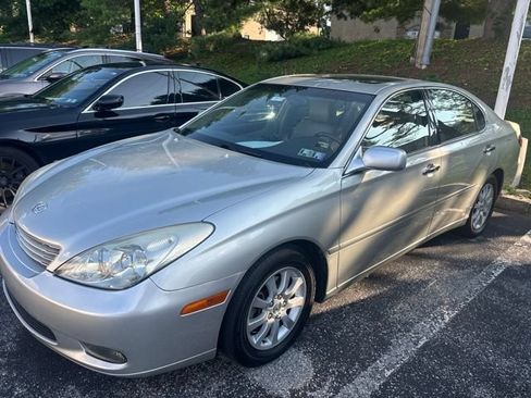 Used 2003 Lexus ES 330 FWD image 2