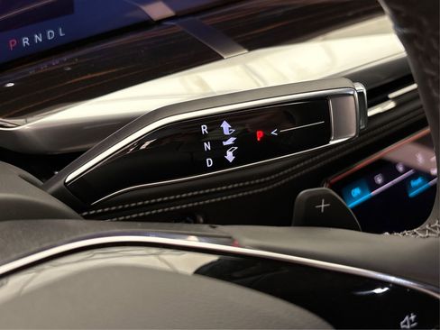 New 2025 Cadillac Escalade Premium Luxury image 28