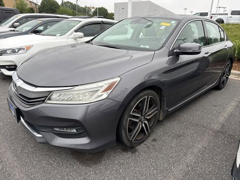 Used 2016 Honda Accord Touring image 5