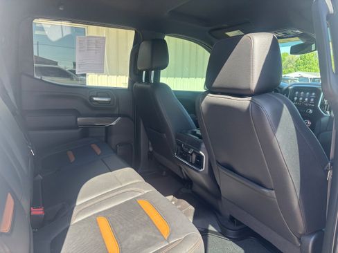 Used 2021 GMC Sierra 1500 AT4 w/ AT4 Premium Package AWD/4WD image 12