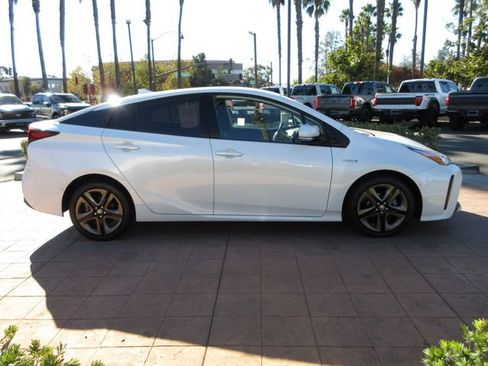 Used 2019 Toyota Prius XLE image 5