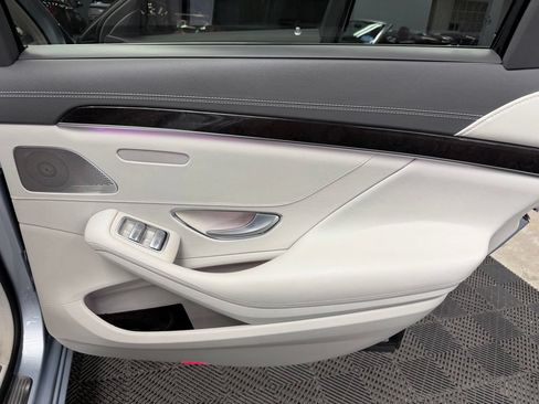 Used 2016 Mercedes-Benz S 550 Sedan image 47