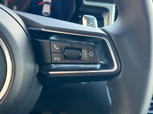 Used 2025 Porsche Macan image 29