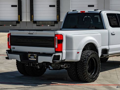 Used 2026 Ford F450 Platinum w/ FX4 Off-Road Package image 18