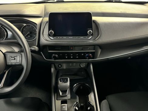 Used 2024 Nissan Rogue S image 14