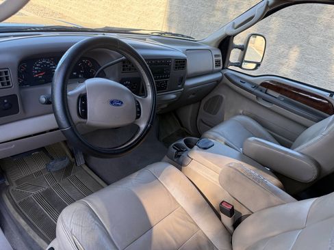 Used 2004 Ford F250 Lariat image 10