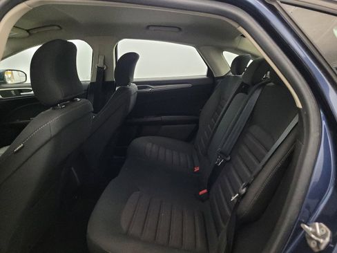 Used 2018 Ford Fusion SE FWD image 18