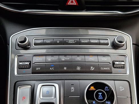 Certified 2023 Hyundai Santa Fe SEL w/ Premium Package AWD/4WD image 16