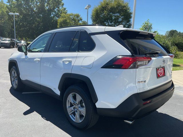Used 2025 Toyota RAV4 LE AWD/4WD image 11