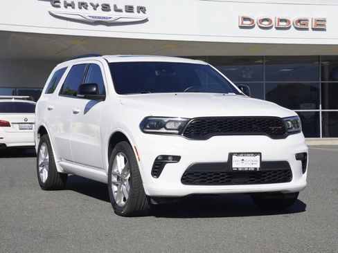 Used 2023 Dodge Durango GT image 2