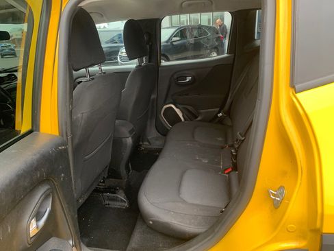 Used 2015 Jeep Renegade Latitude image 7