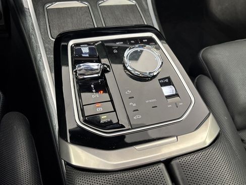 Used 2023 BMW 740i w/ Executive Package RWD image 17