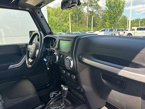 Used 2014 Jeep Wrangler Rubicon w/ Power Convenience Group AWD/4WD image 25