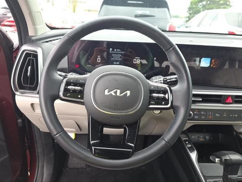 Used 2025 Kia Sorento EX w/ Panoramic Sunroof Package FWD image 4