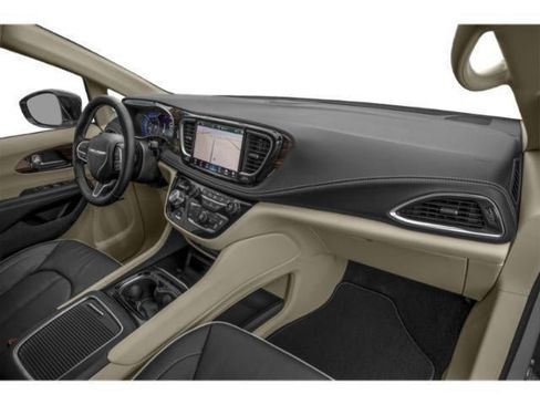 Used 2025 Chrysler Pacifica Limited FWD image 14