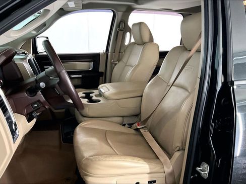 Used 2017 RAM 1500 Laramie w/ Convenience Group image 8