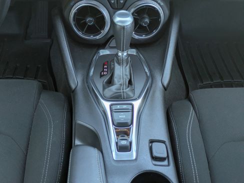 Used 2020 Chevrolet Camaro LT RWD image 6