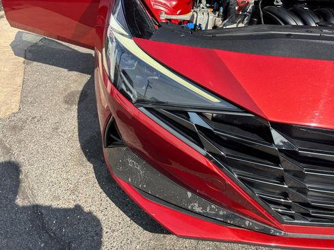 Used 2021 Hyundai Elantra Limited image 12