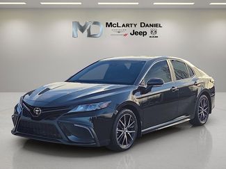 Used 2024 Toyota Camry SE video 2