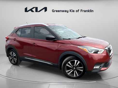 Used 2018 Nissan Kicks SR image 1