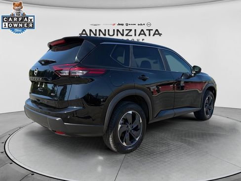 Certified 2025 Nissan Rogue SV AWD/4WD image 5