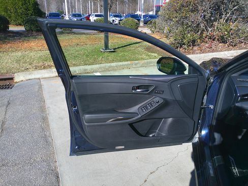 Used 2019 Toyota Avalon Touring image 17