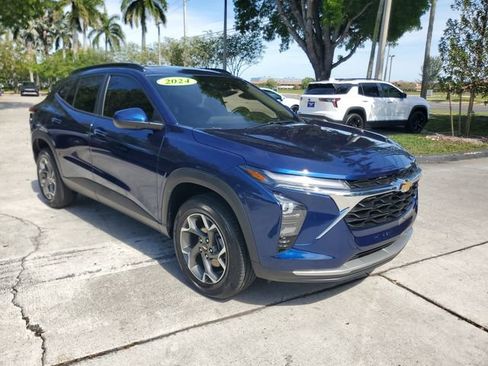 Certified 2024 Chevrolet Trax LT w/ Driver Confidence Package FWD image 5