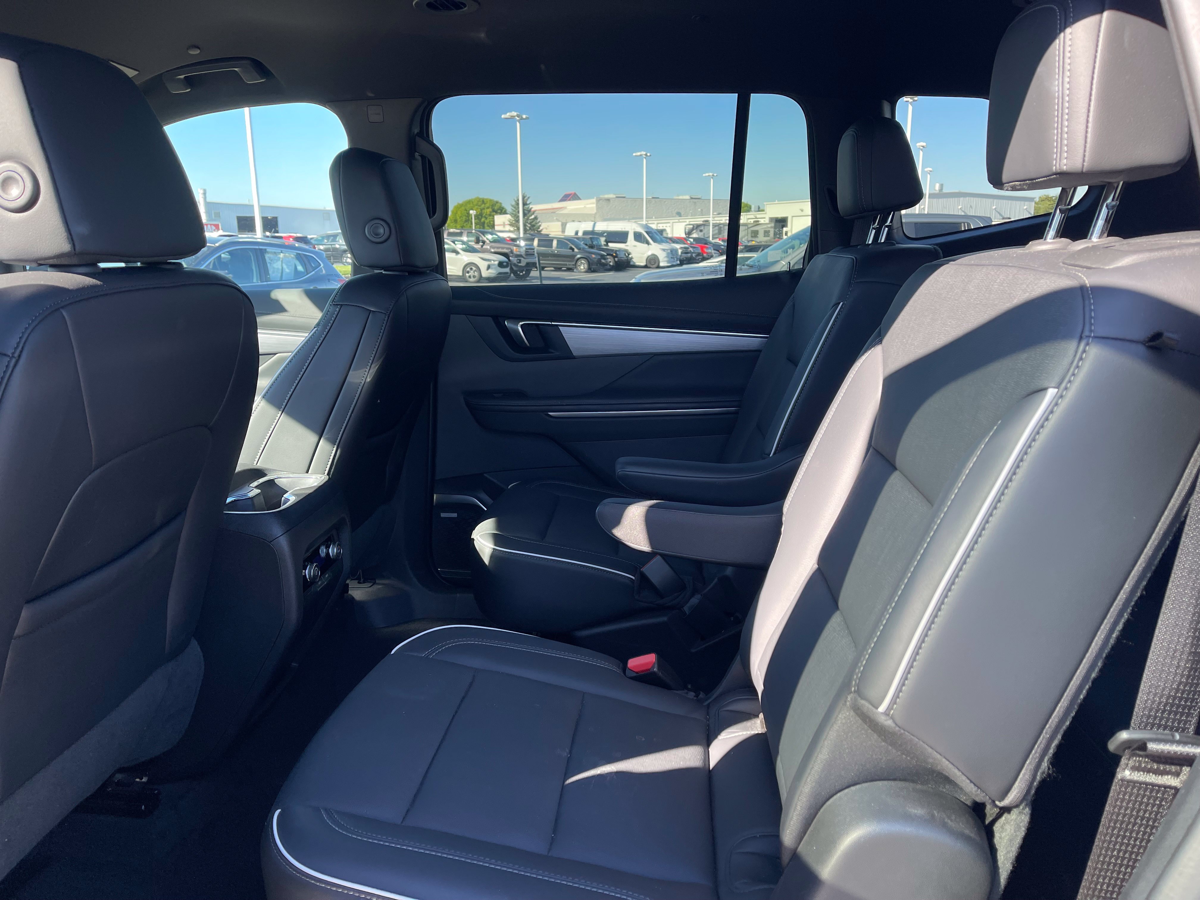 Used 2025 Buick Enclave Preferred FWD image 14
