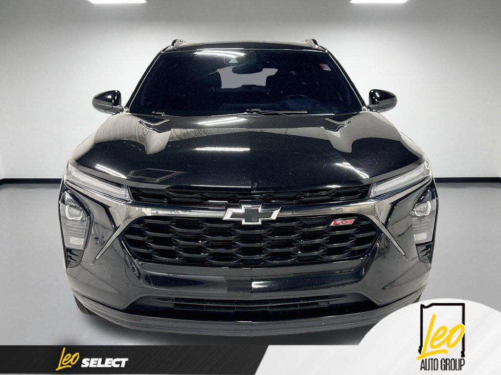 Used 2024 Chevrolet Trax RS w/ Driver Confidence Package FWD image 2