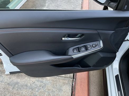 New 2025 Nissan Sentra SR w/ Midnight Edition image 11