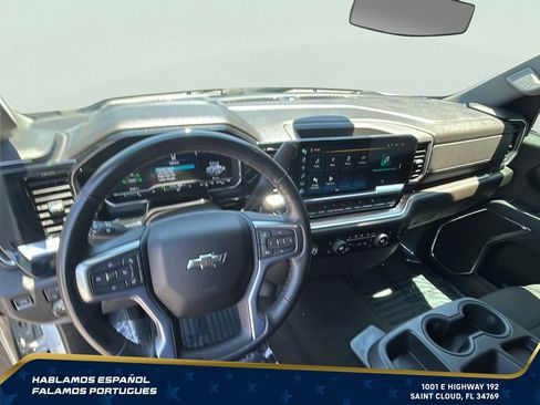 Used 2023 Chevrolet Silverado 1500 RST AWD/4WD image 18