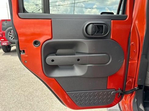 Used 2009 Jeep Wrangler Unlimited X AWD/4WD image 16