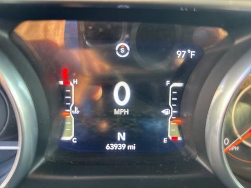 Used 2018 Jeep Wrangler Unlimited Sahara AWD/4WD image 40
