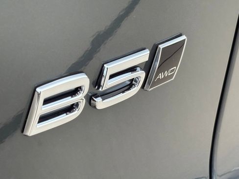 New 2026 Volvo XC40 B5 Plus w/ Protection Package Premier image 9