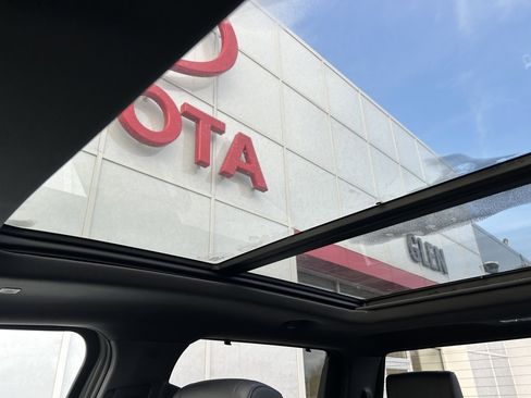 Used 2024 Toyota Tundra Platinum image 22