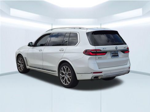 Used 2023 BMW X7 xDrive40i AWD/4WD image 3