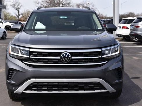 Used 2023 Volkswagen Atlas SE w/ Panoramic Sunroof Package image 4