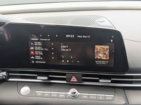 Used 2024 Hyundai Elantra Limited FWD image 16