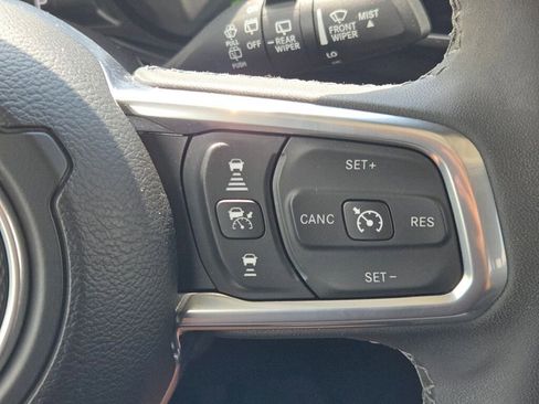 Used 2025 Jeep Wrangler Unlimited Sahara w/ Safety Group AWD/4WD image 26