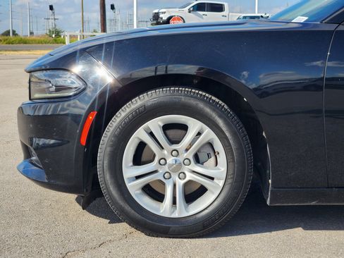 Used 2018 Dodge Charger SXT RWD image 9