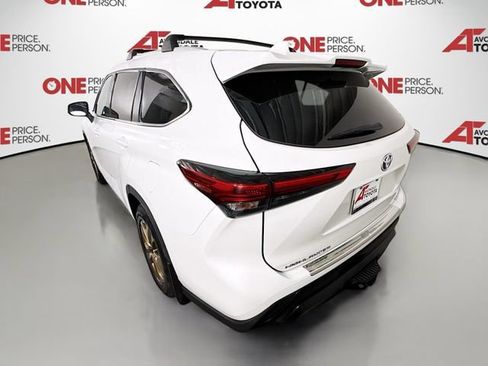 Used 2022 Toyota Highlander Bronze Edition AWD/4WD image 5