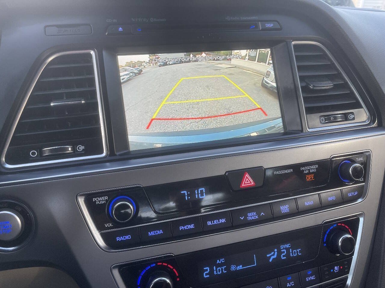 Used 2015 Hyundai Sonata Limited w/ Option Group 06 FWD image 17