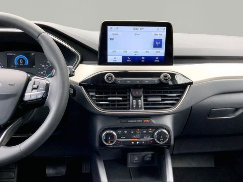 Used 2022 Ford Escape SEL FWD image 9