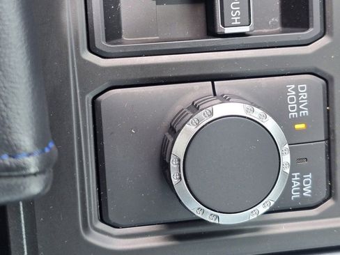 Used 2024 Toyota Tundra Platinum image 29