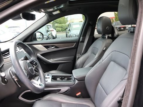 Used 2023 Jaguar F-PACE S AWD/4WD image 17
