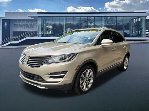 Used 2017 Lincoln MKC Select w/ Select Plus Package FWD image 3